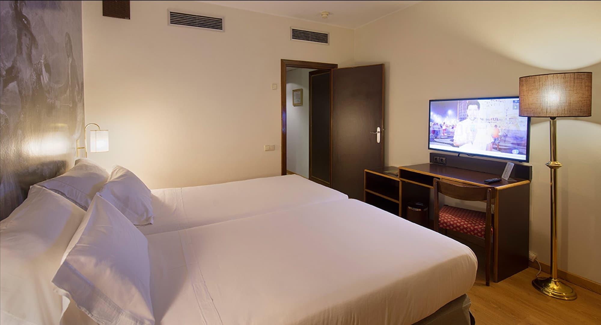 Hotel Goya Zaragoza Bagian luar foto