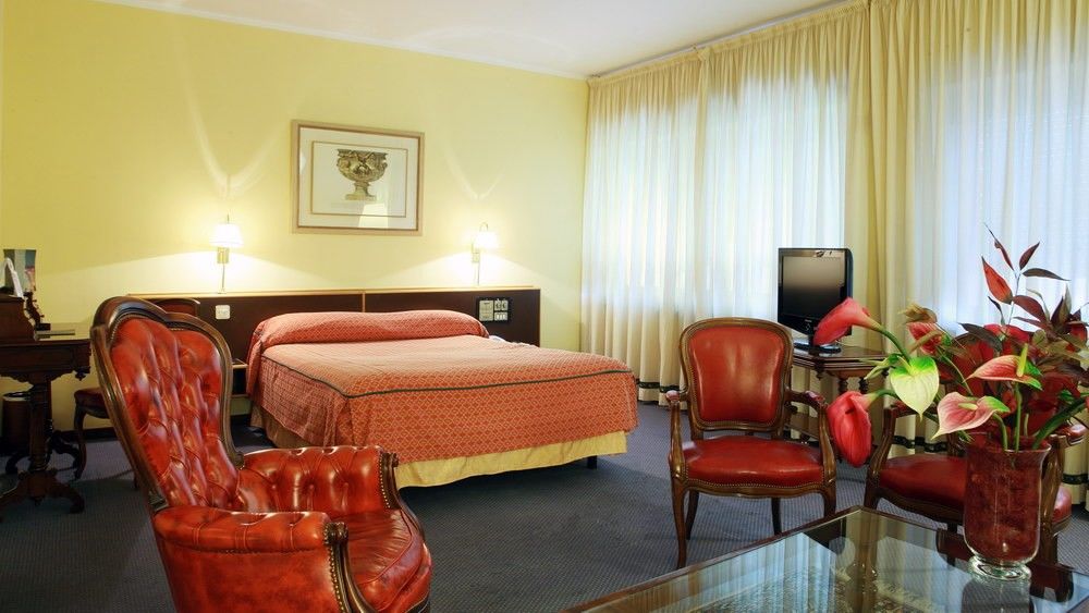 Hotel Goya Zaragoza Bagian luar foto