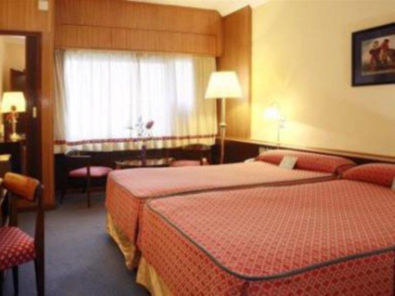 Hotel Goya Zaragoza Bagian luar foto