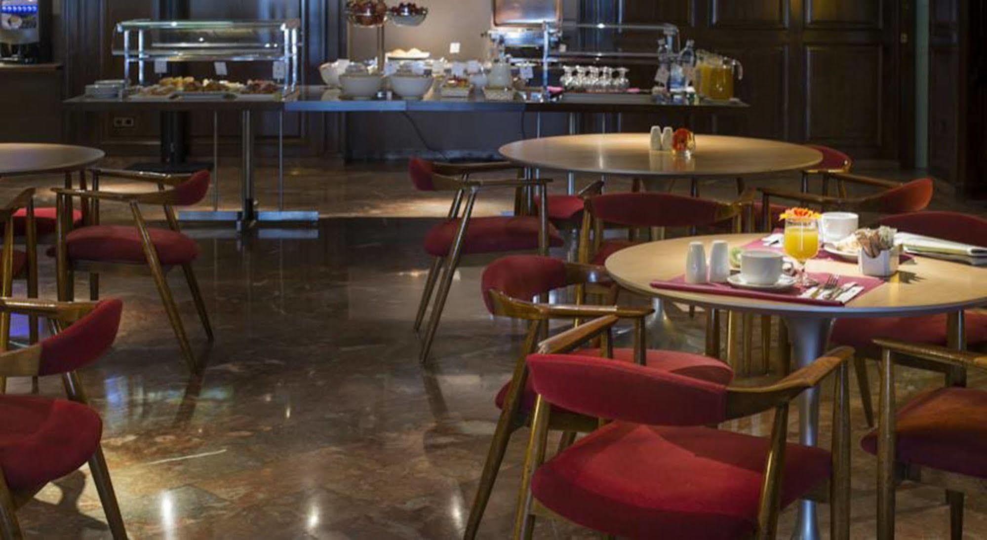 Hotel Goya Zaragoza Restoran foto